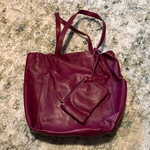 Elegant bright purple leatherTote Bag with Pouch